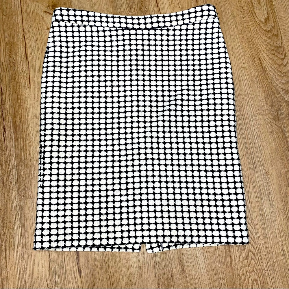 Banana Republic black and white skirt, sz 10